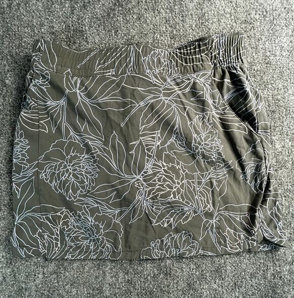 Columbia Dresses & Skirts - Columbia Women's Floral Skort Gray Size Large Omni-Shade Shorts Skirt